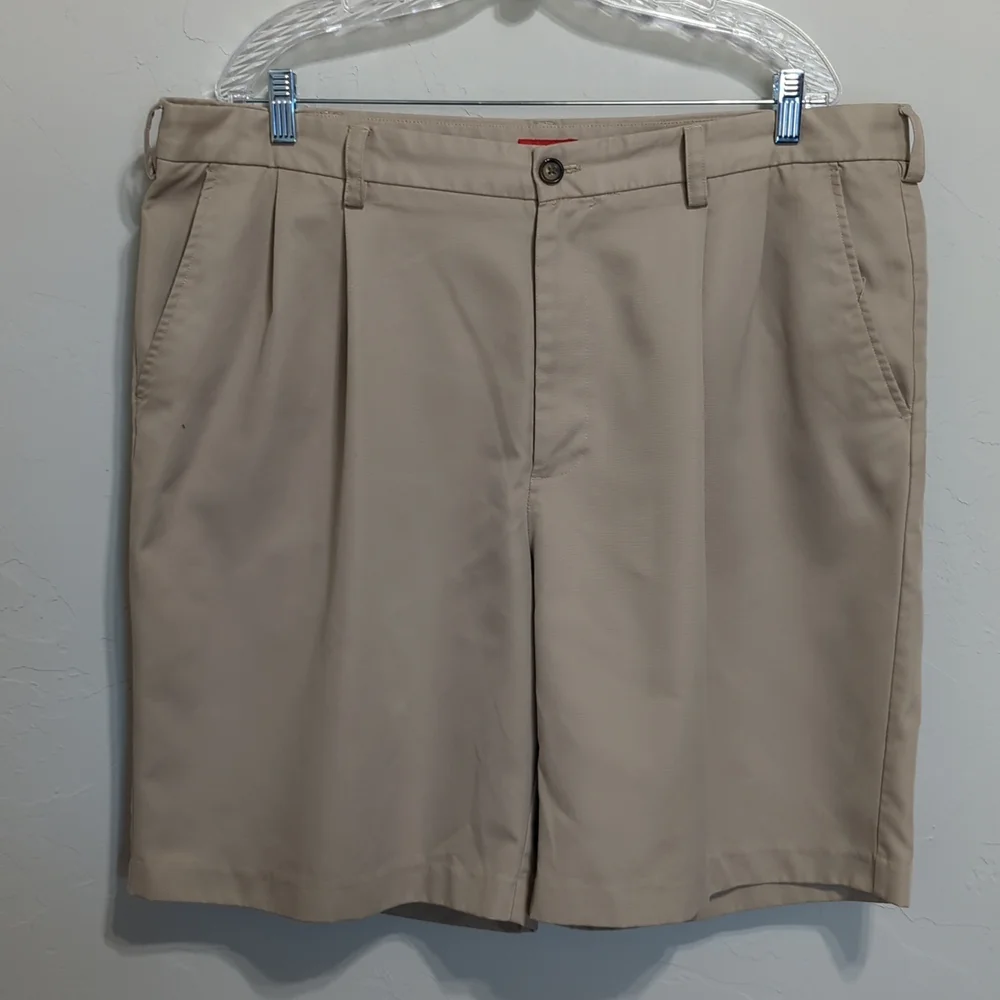 IZOD Golf Shorts Size 40
